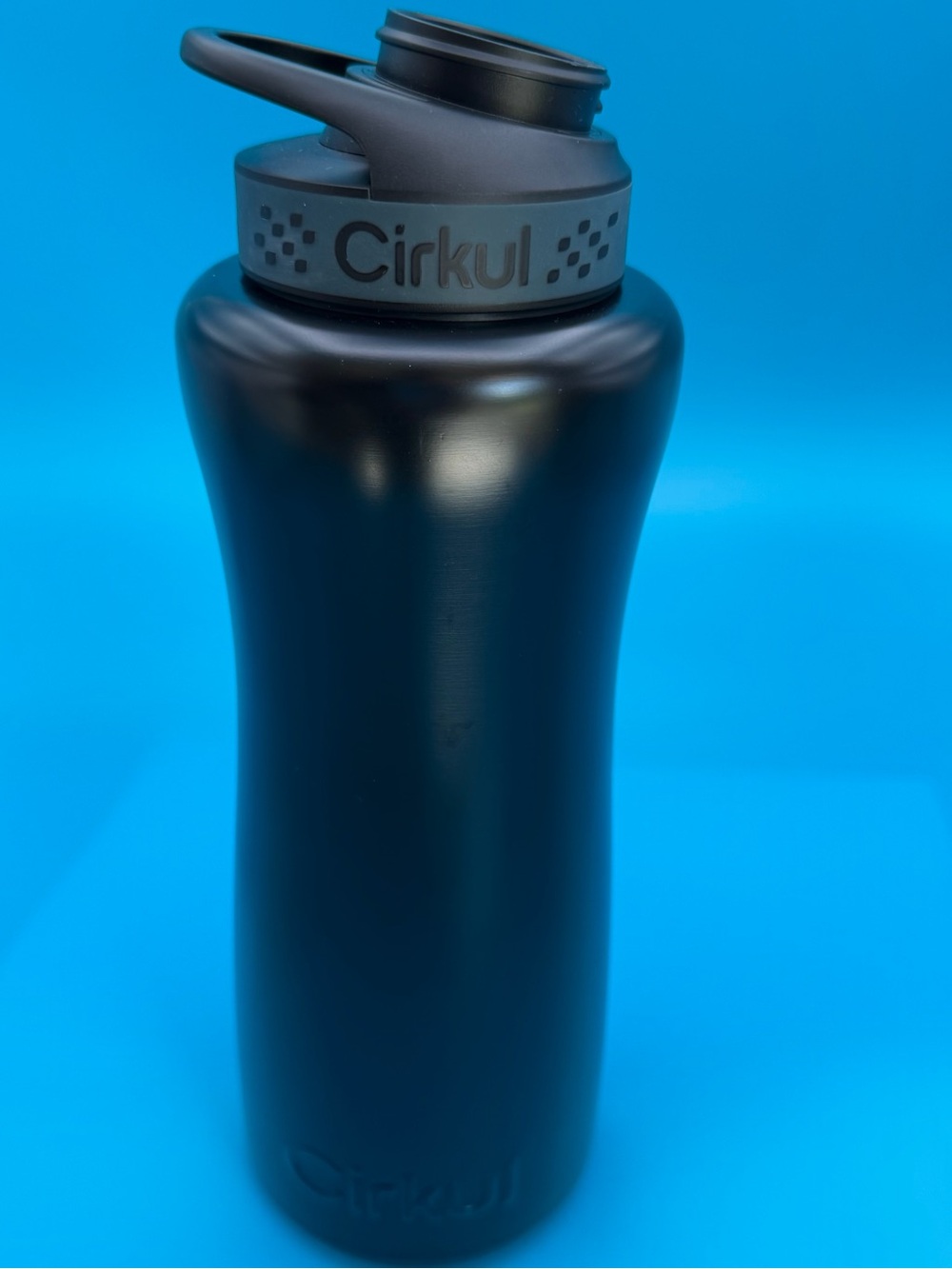 Cirkul Matte Black Insulated Water Bottle with Two Filters